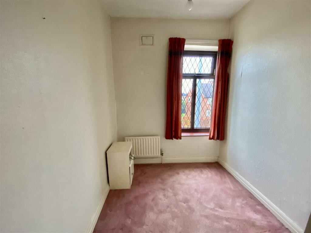Bramleys Estate Agents - Shillbank - Mirfield (9).