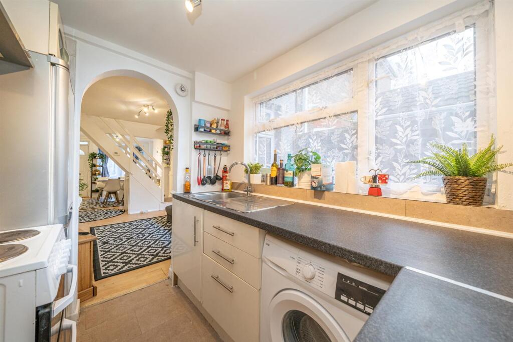 Shaftesbury Kitchen 3.jpg