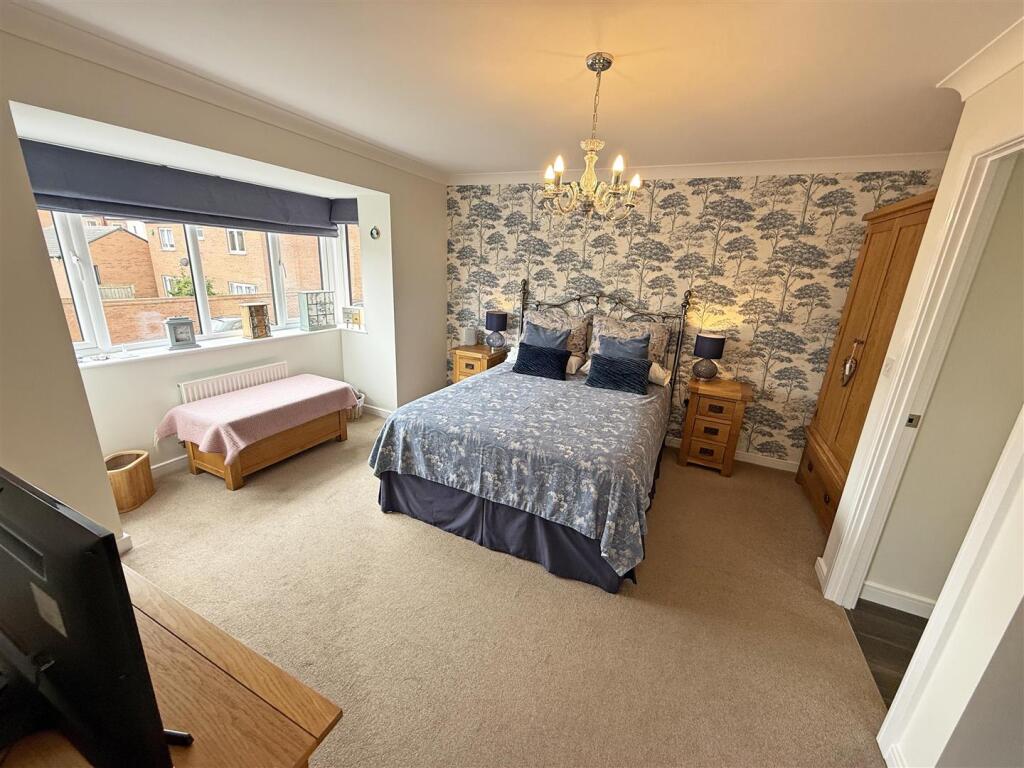 Bedroom 1.jpg