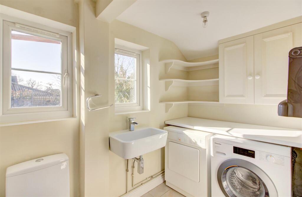 Cloakroom/utility