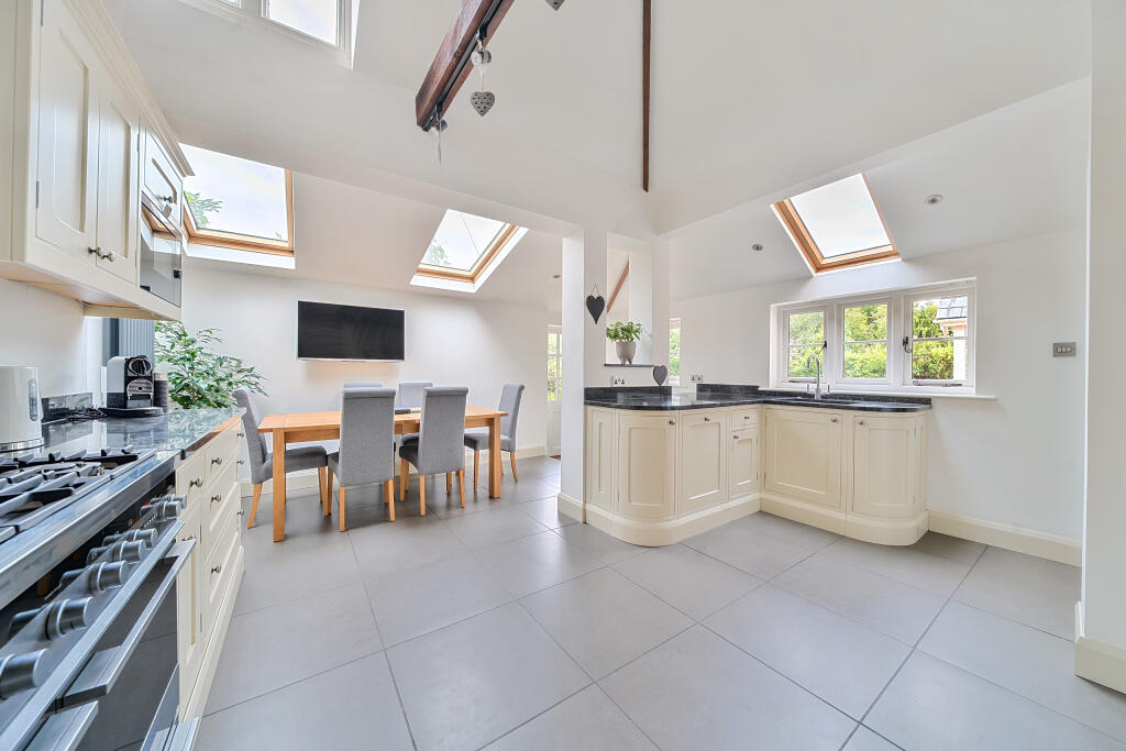 Open Plan Kitchen / Breakfast Room