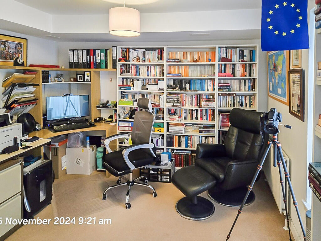 101 Maxwell St - ...