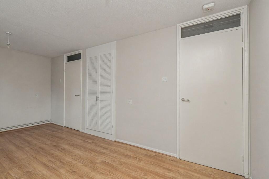 43 Keepers Coombe, Bracknell, Berkshire, RG12 0TN