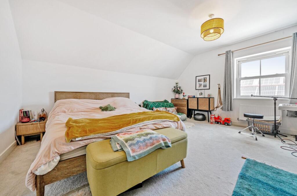1312142-7-684d7bd062035.jpg