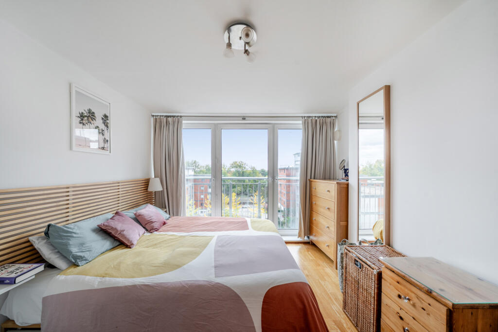 1373472-2-68ff5ed...