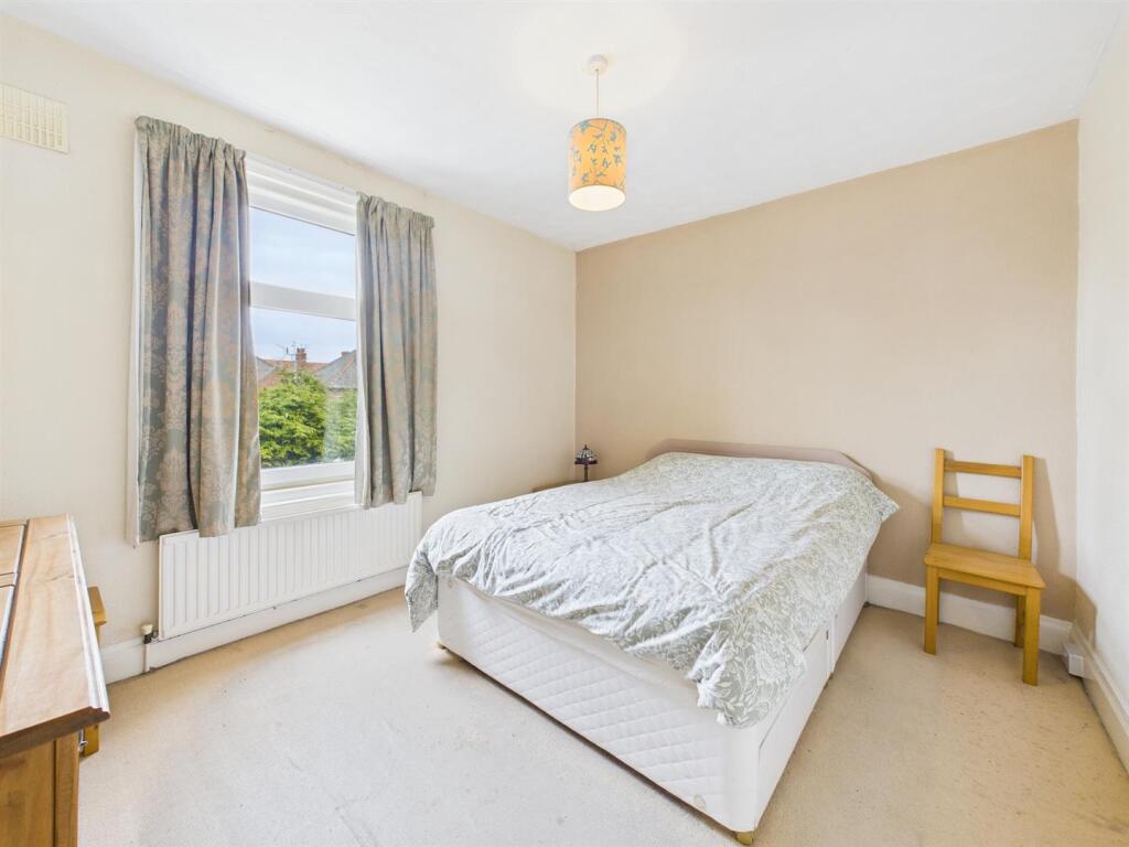 Bedroom: