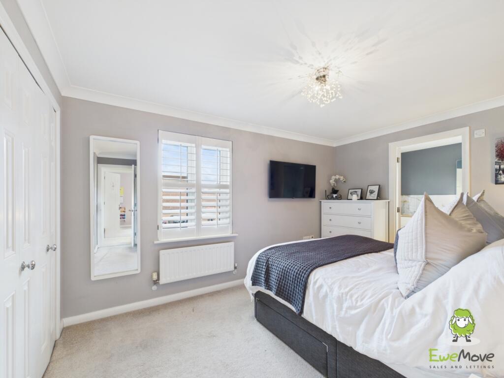 CAM03778G0-PR0181-STILL012