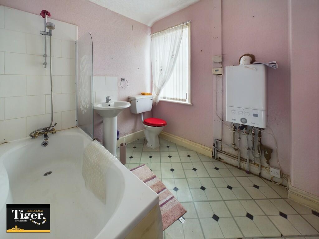 CAM02176G0-PR0321...