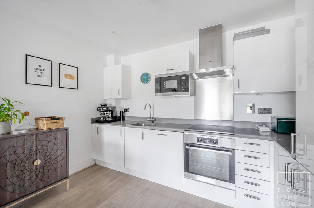 5d83bc85-a568-411...