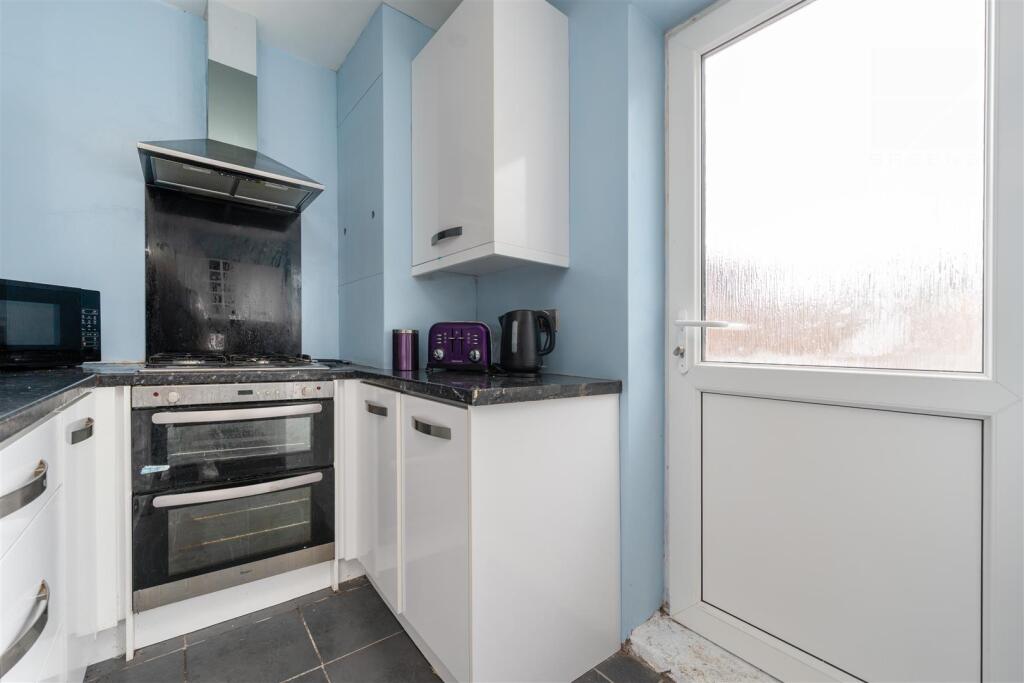 17 Manor Farm Drive_0021.jpg