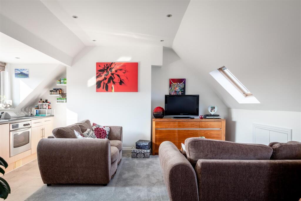 37B Old Woking Road-8.jpg