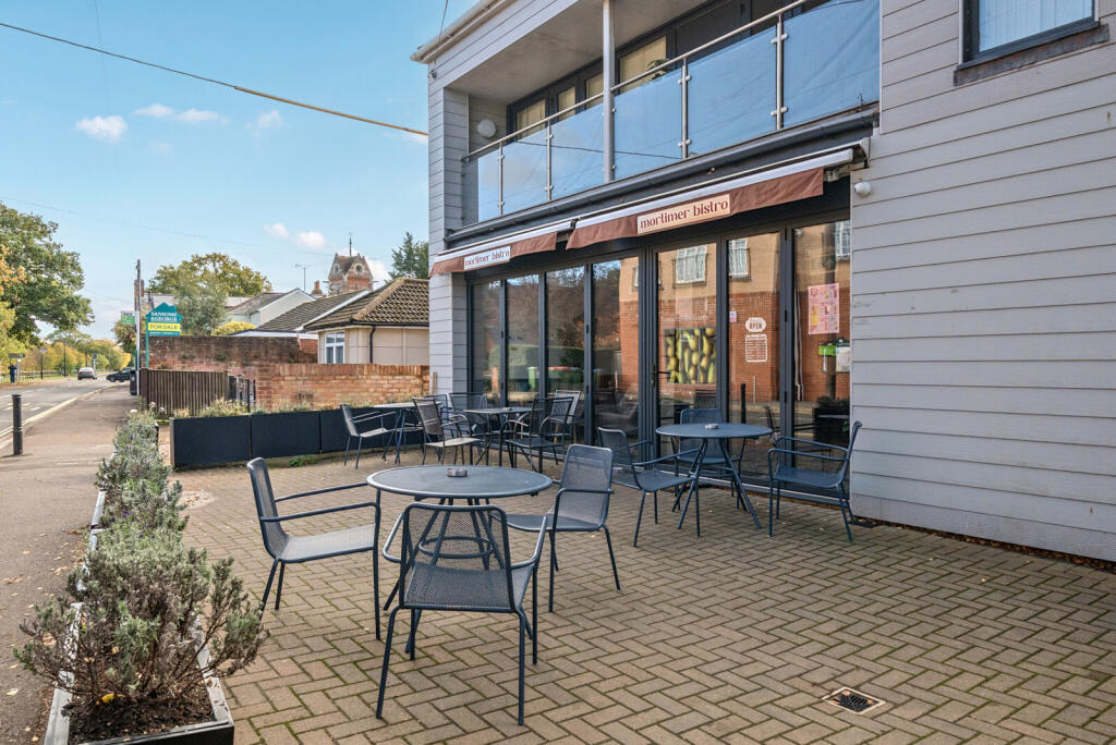 1371780-7-68fb8c1...