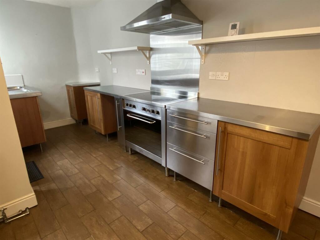 Dining kitchen