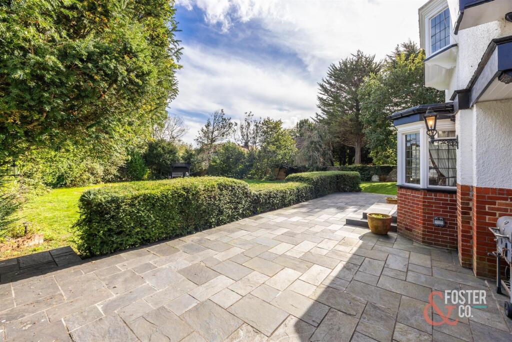 Dyke Road Avenue, 32-009.jpg