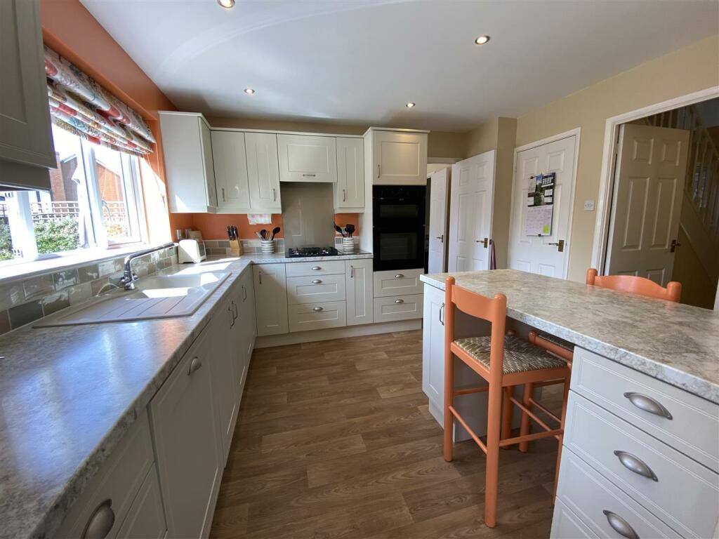 Kitchen two.jpg