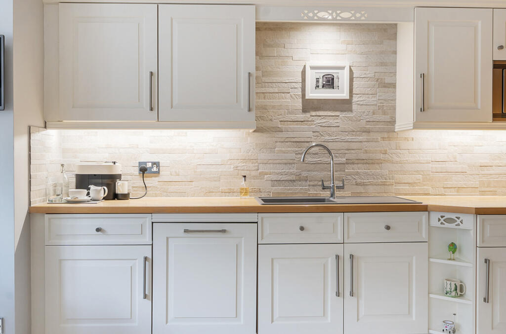 1334948-24-689221...