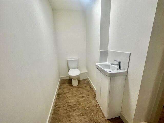 Cloakroom/wc