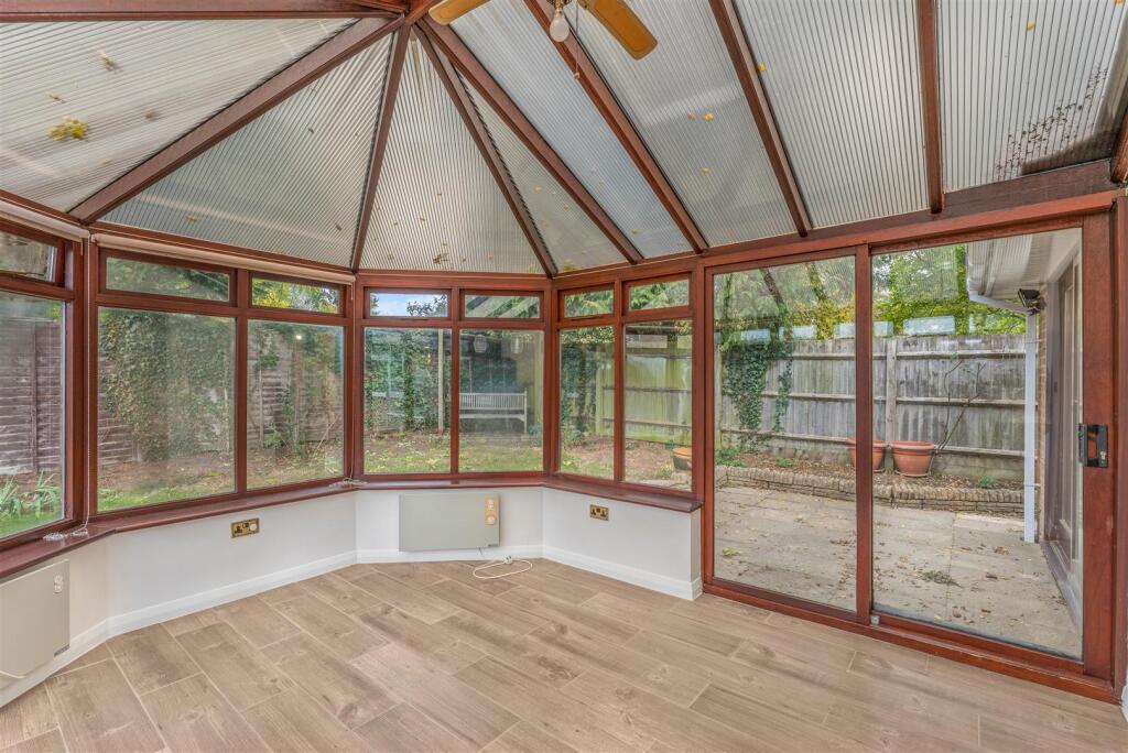 11 The Paddock, Lower Boddington-8.jpg