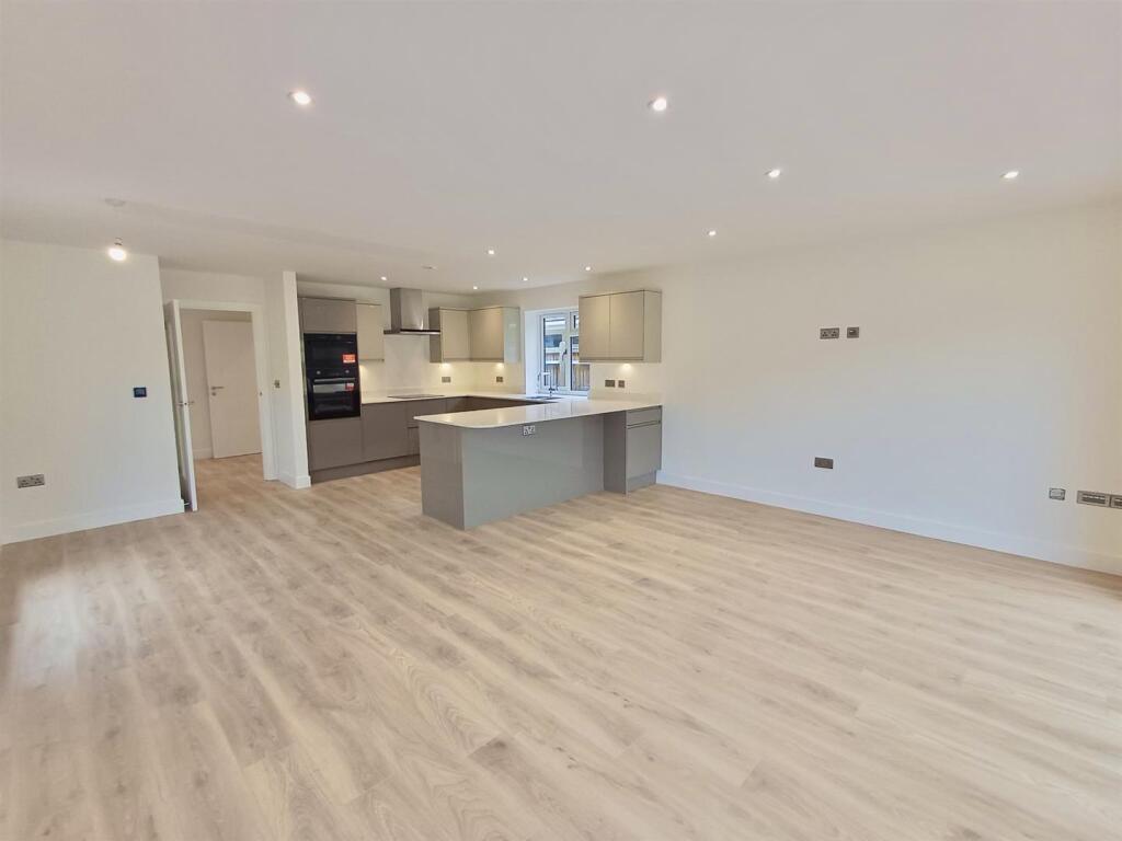 Lounge/Diner/Kitchen