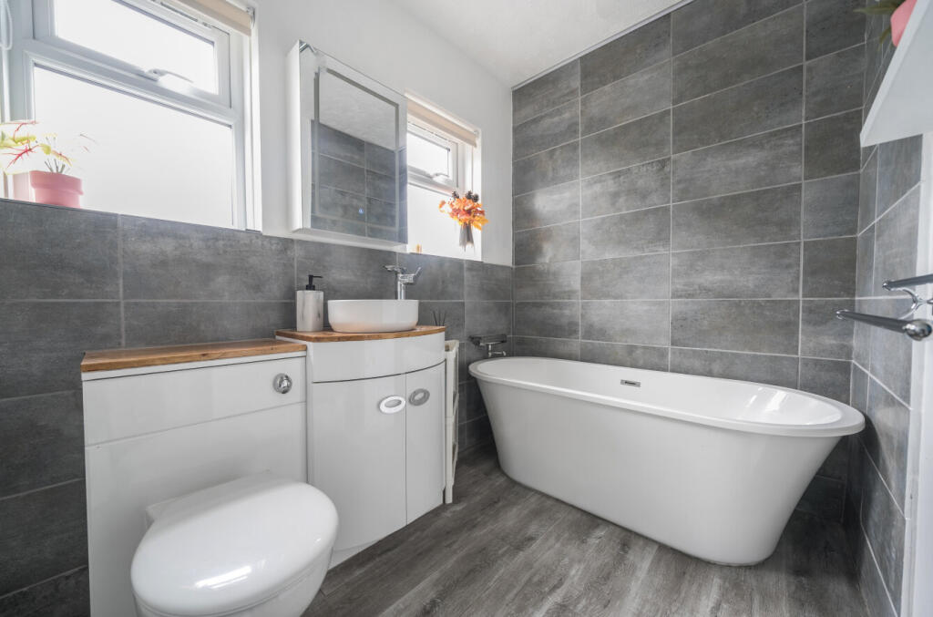 1336589-13-6895d8...