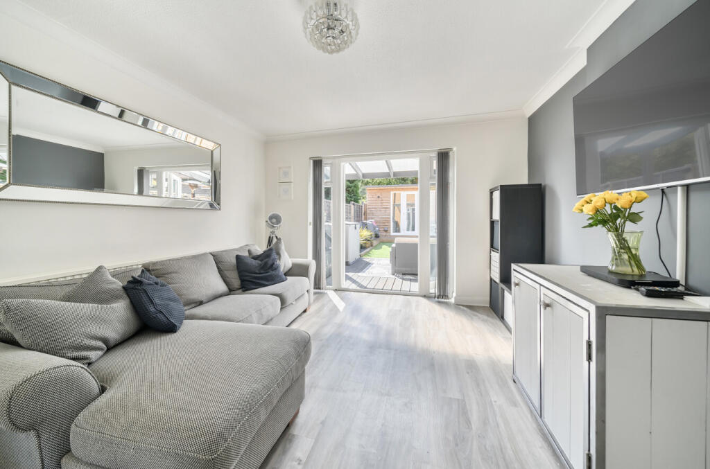 1317097-6-6863c2a...