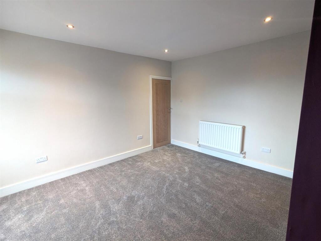 Master Bedroom 2.jpg