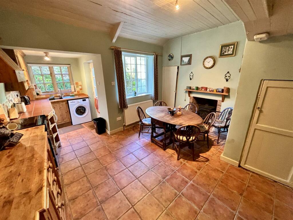 Open Plan Kitchen and Dining Room