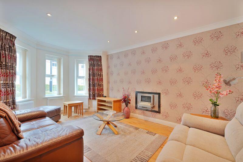 Lounge/ Dining space