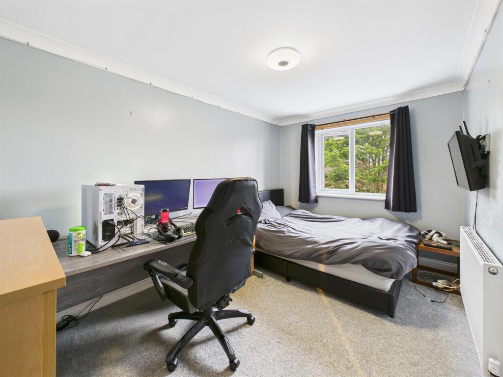Bedroom: