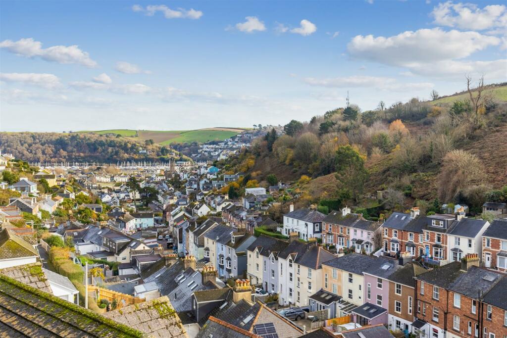 A10 - Flat 7 Hillside Court 114 Victoria Road Dart