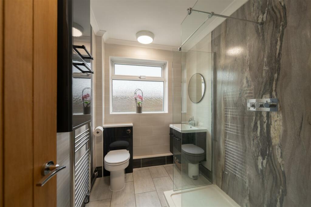 Shower Room .jpg