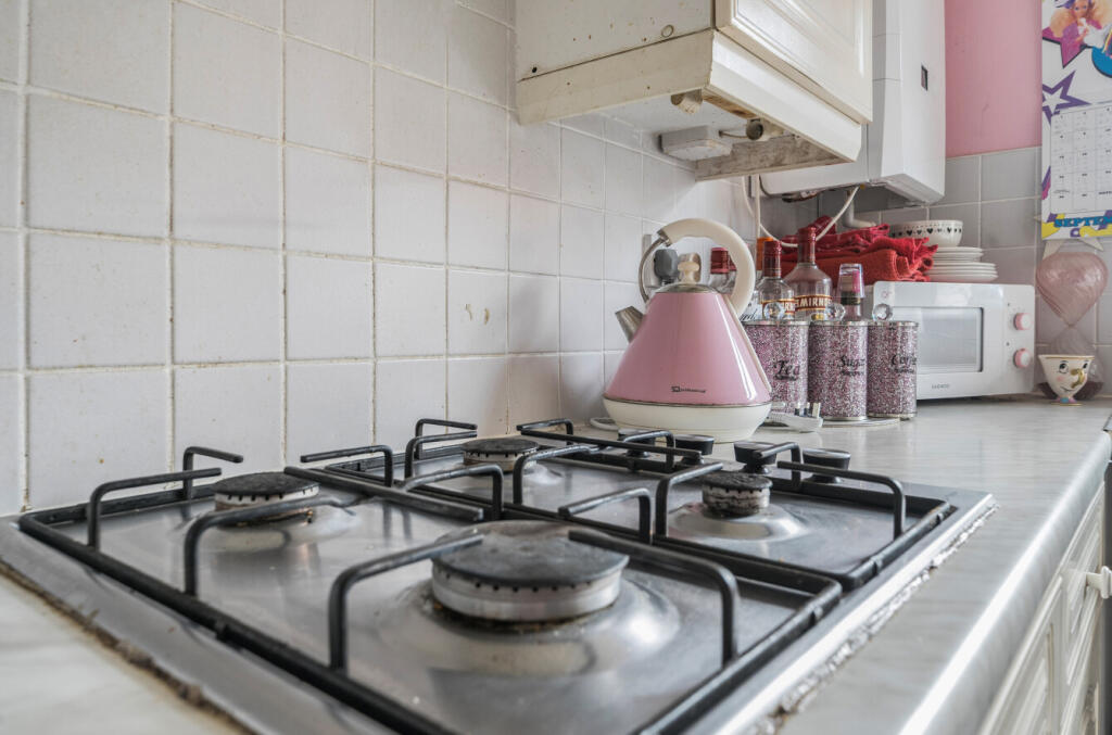 1354966-8-68cd550...