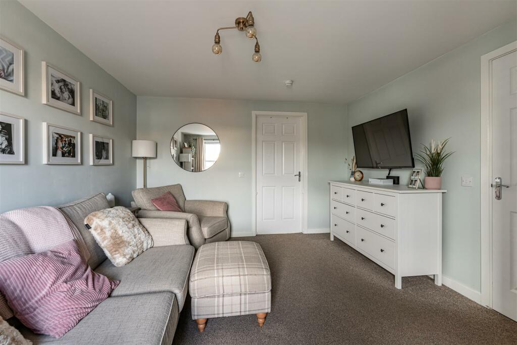 50 Knoll Park Galashiels 06.JPG
