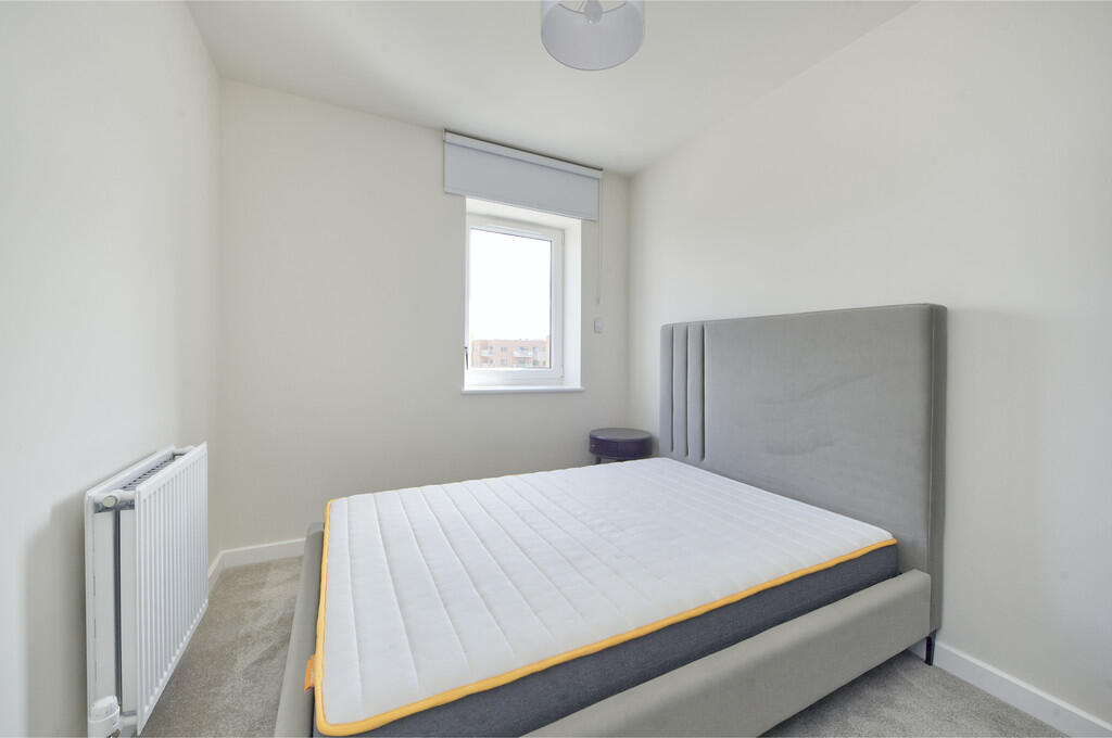 flat 16 honeysuck...