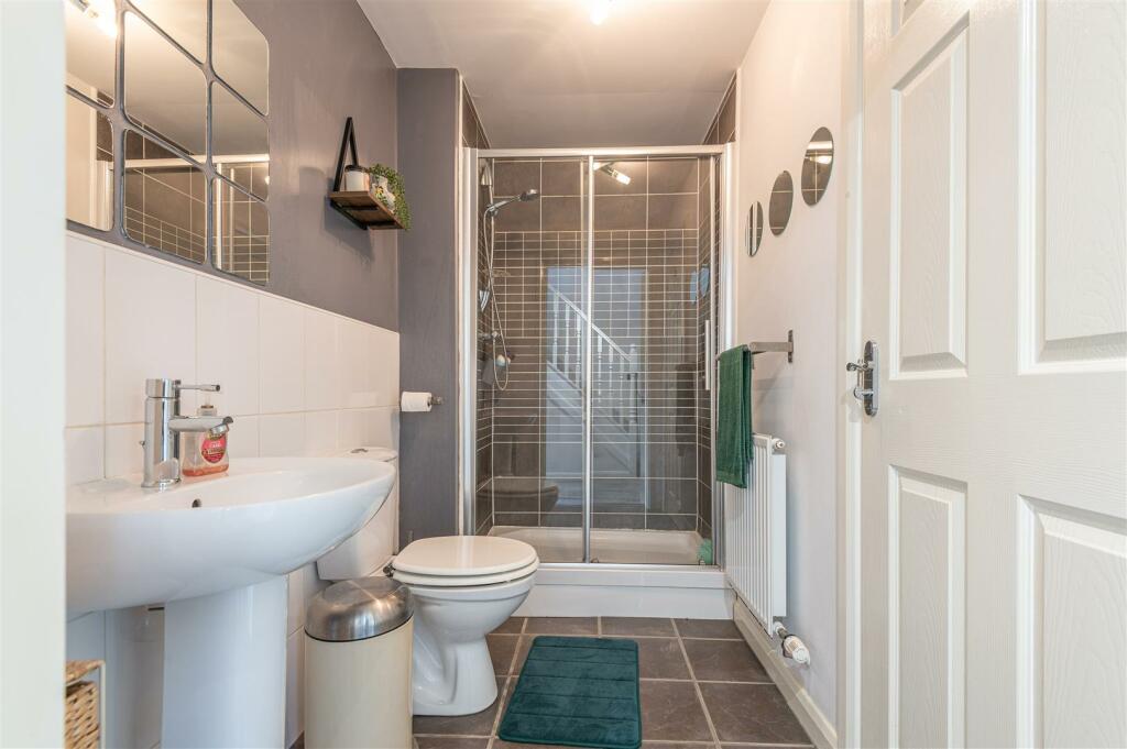 Jack &amp; Jill Shower Room