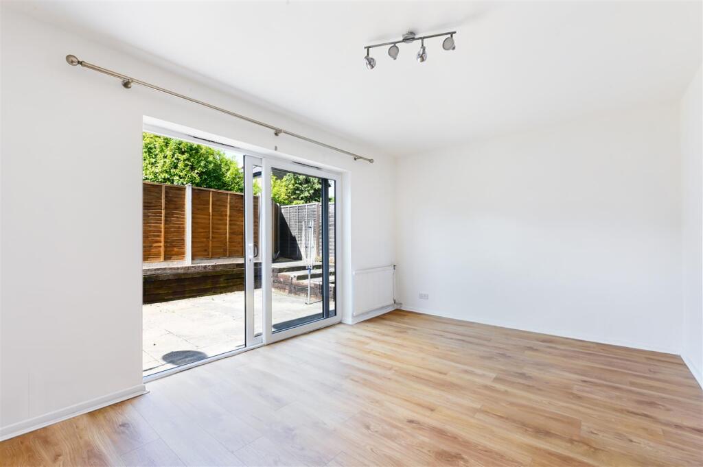 WILLIS CLOSE, (1).jpg