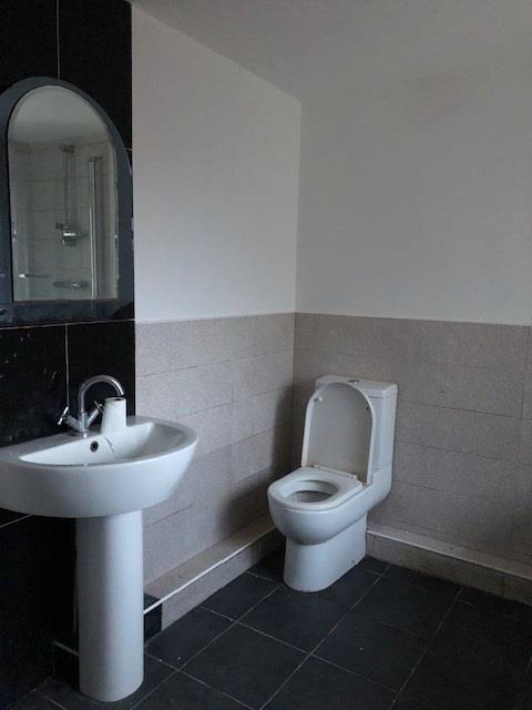 Bathroom1.jpg