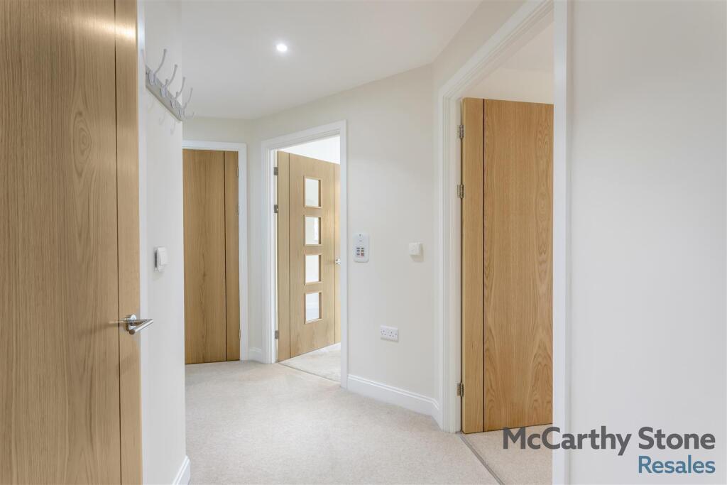 8666637-interior05.jpg