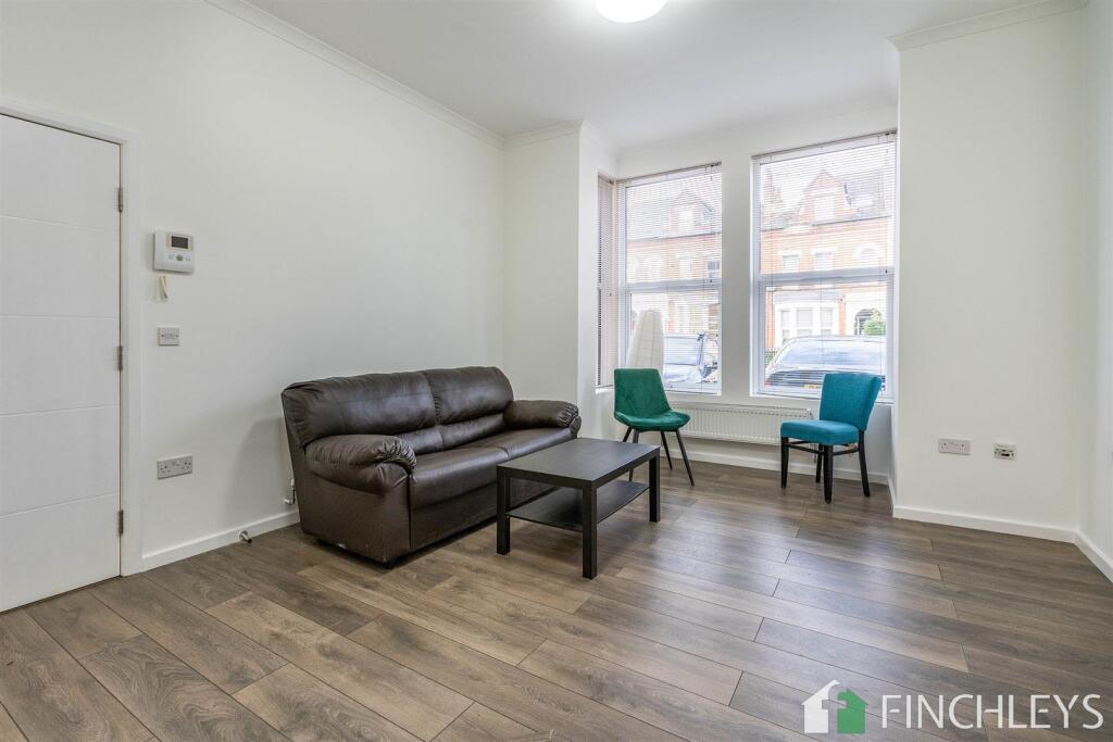 flat1216ballardslanelondonn32lx-13.jpg