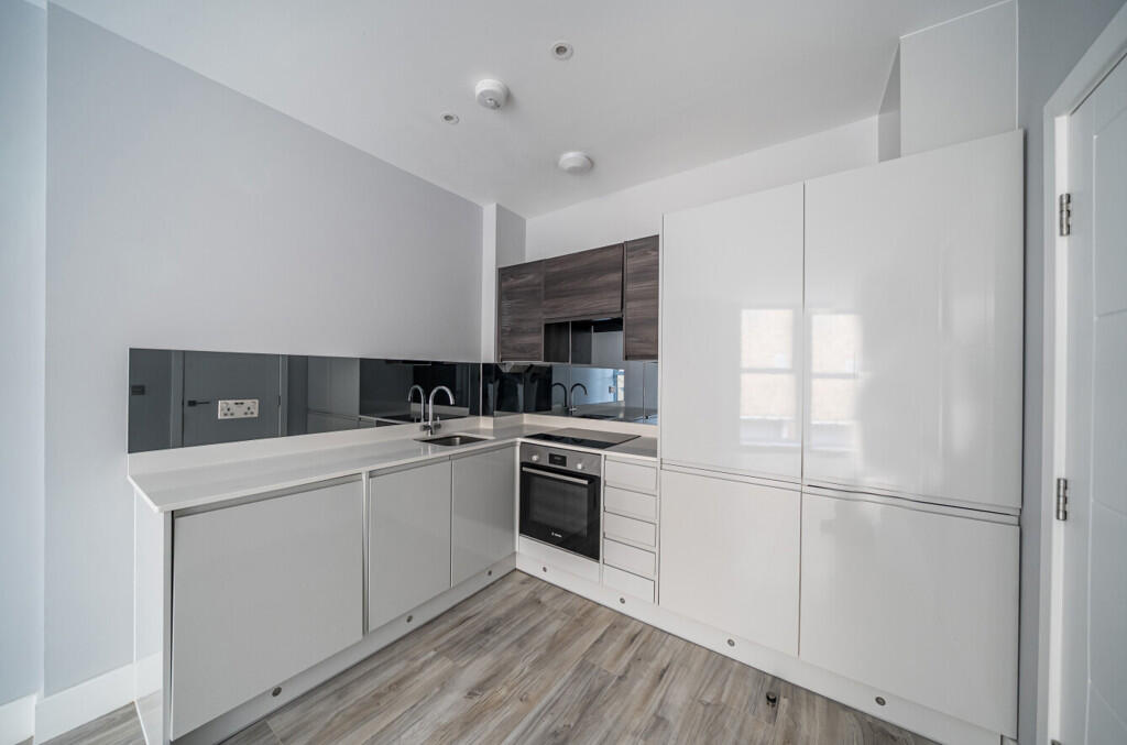 1349924-5-68c0620...