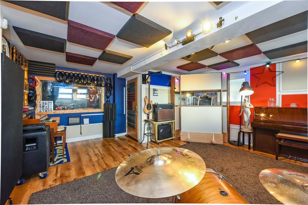 Music Studio/ Garage