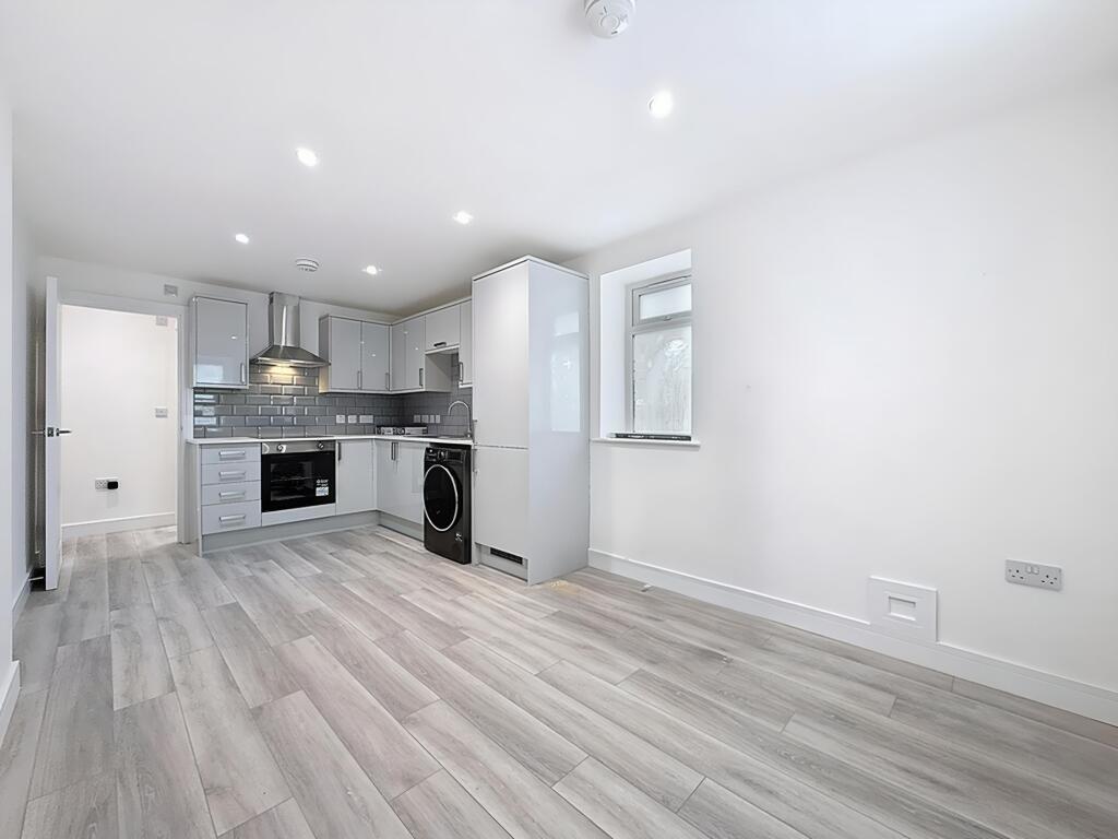 Open Plan Living Room / Kitchen