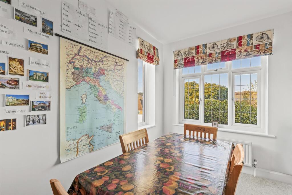 36 Coningsby Rd, HP13 5NY-13.jpg