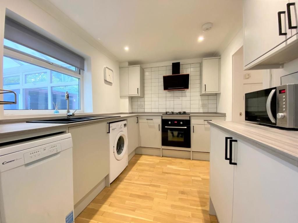 Breakfast Kitchen Aspect 2