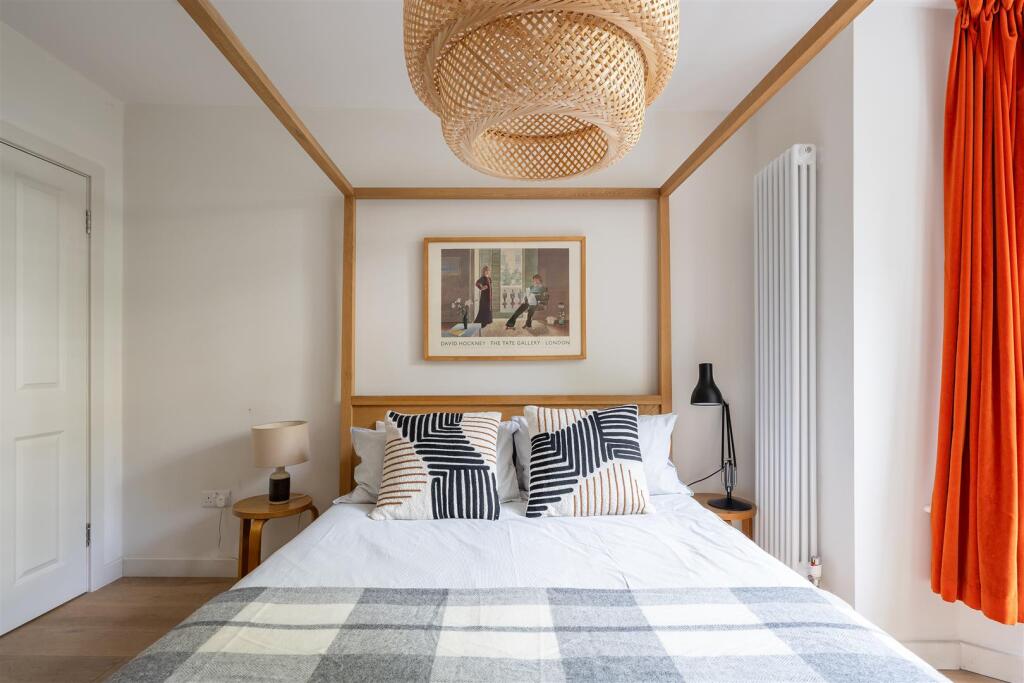 Navarino Road E8