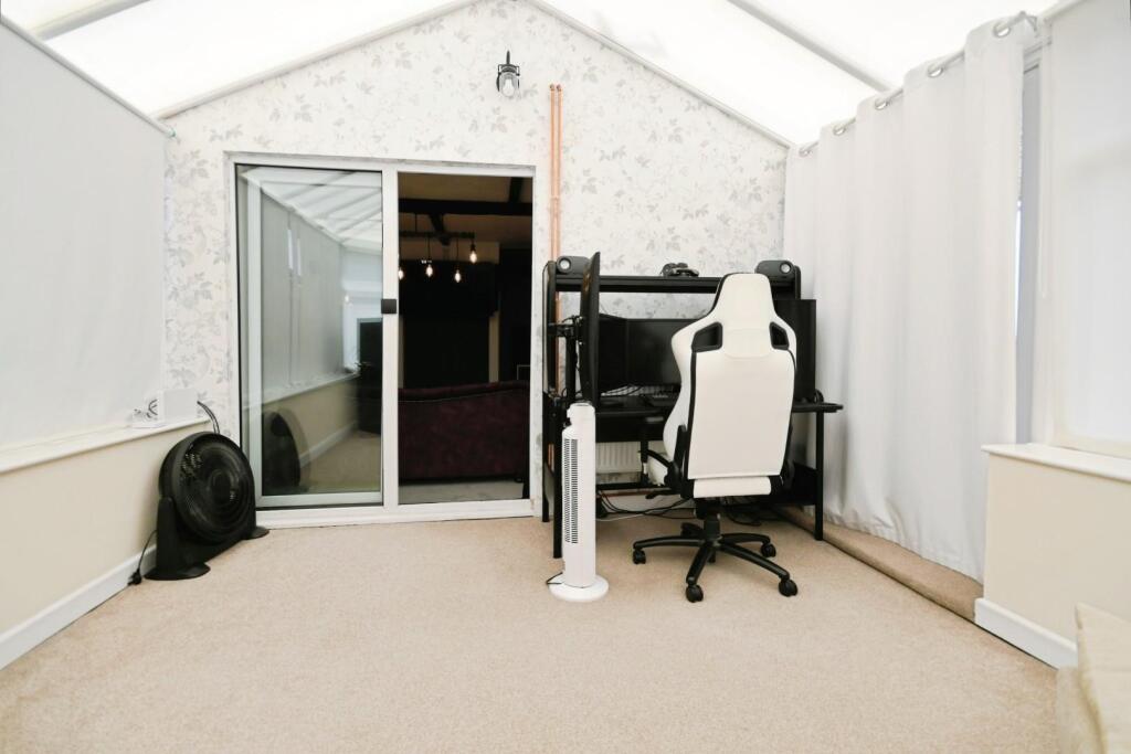 CONSERVATORY 02.jpg