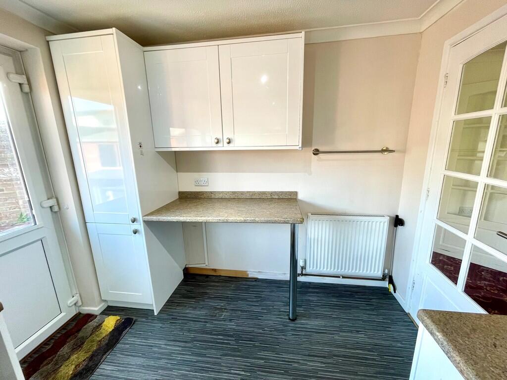1 Fishers Close K...