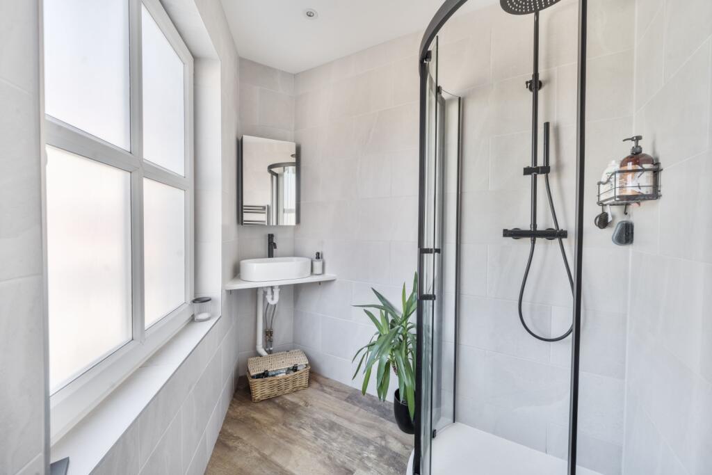 1356707-6-68d6a7c76ceb7