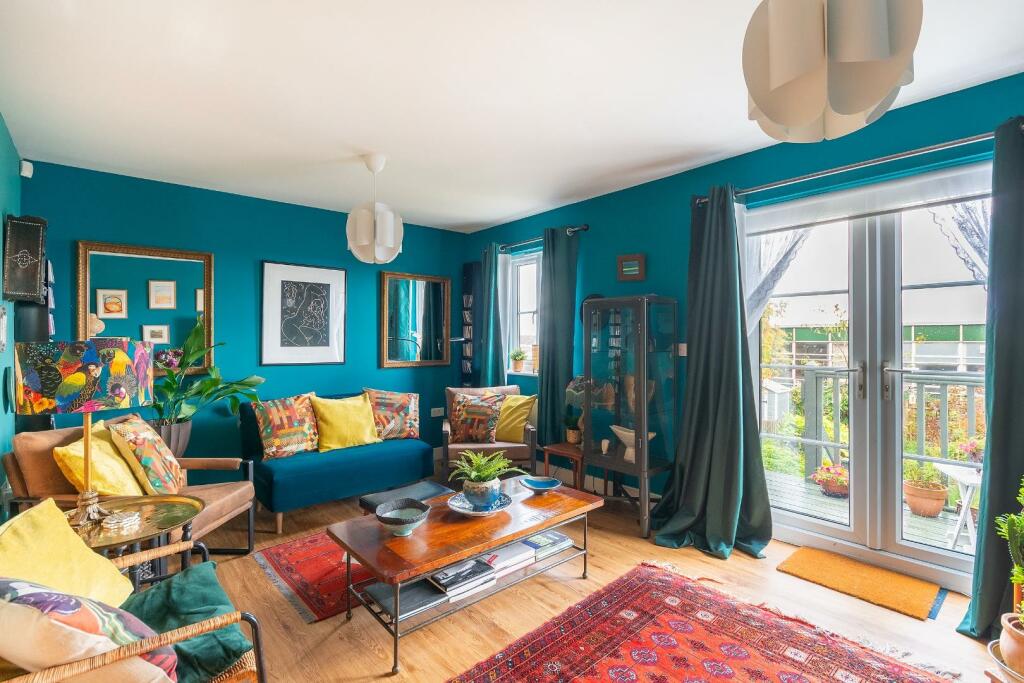 8B8SHD - Living Room G.jpg