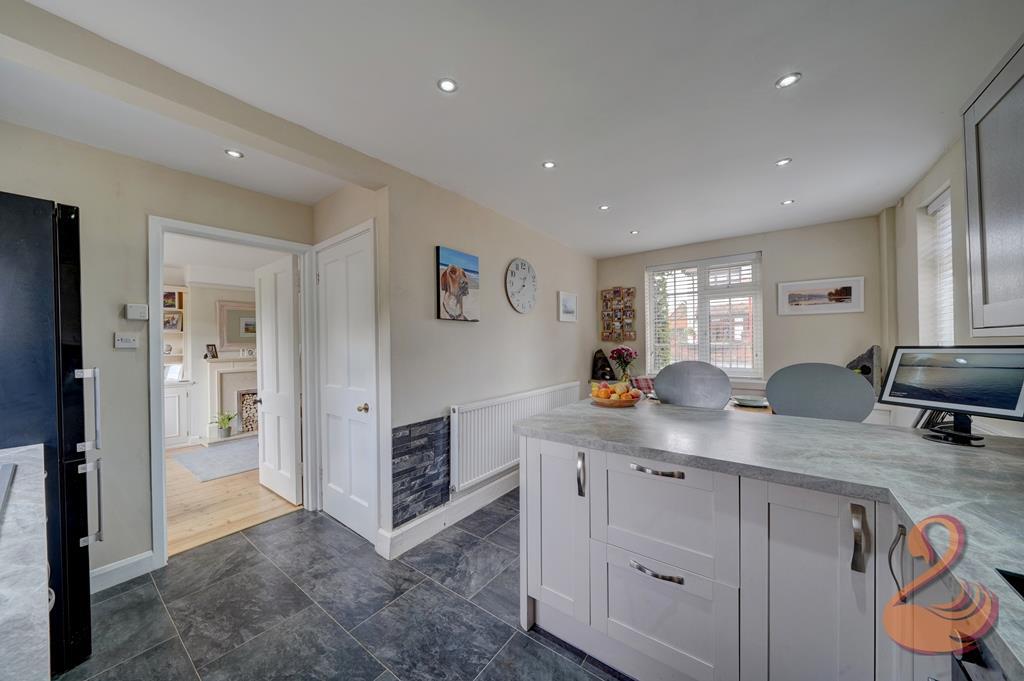 Kitchen Diner (2).jpg